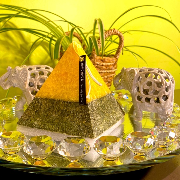 HANDmade LURE's Pyramid Candle Infused w/ Lemongrass & Sage Essential Oils & Gem - Picture 3 of 4